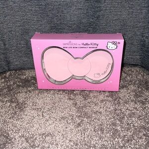 Hello Kitty Mini LED Bow Compact Mirror
